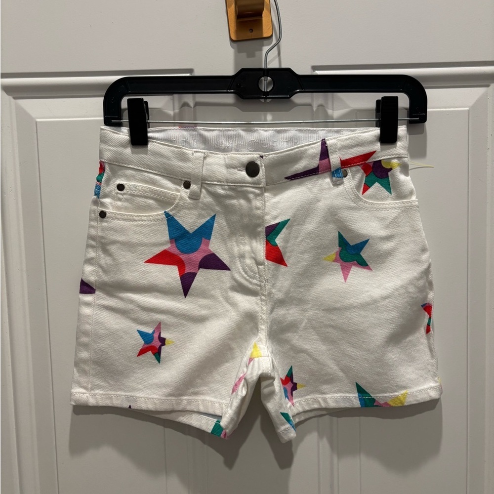 Stella McCartney Kids
star-print denim shorts